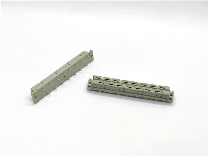 DIN41612 מחברים מסוג H15 נקבה אנכית